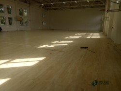 安裝運動木地板