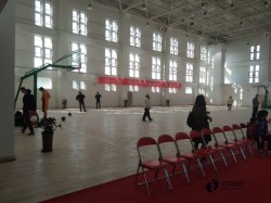 雙龍骨體育場館地板保養(yǎng)方法