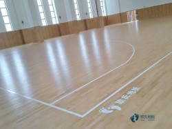 大學(xué)體育地板安裝費用